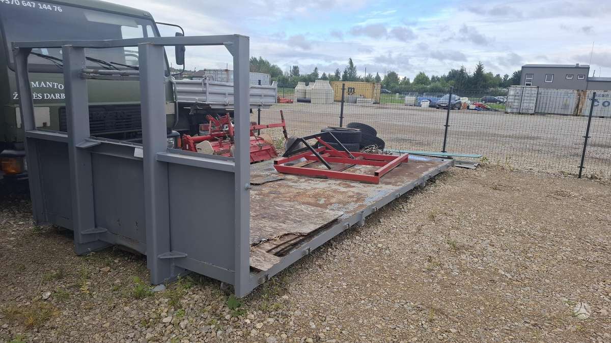 Renault Premium, dumpers with crane
