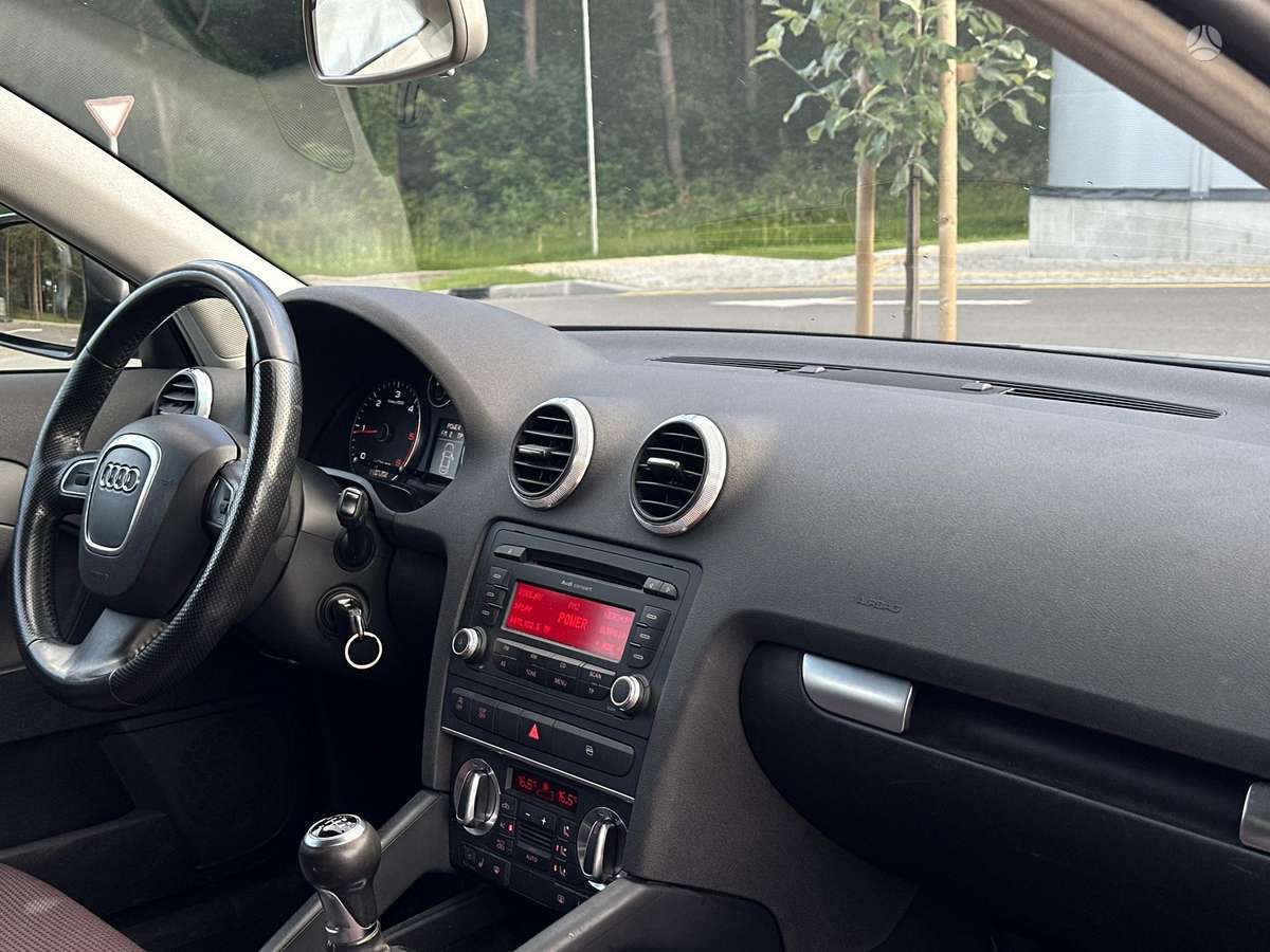 Audi A3, 1.6 l., hatchback