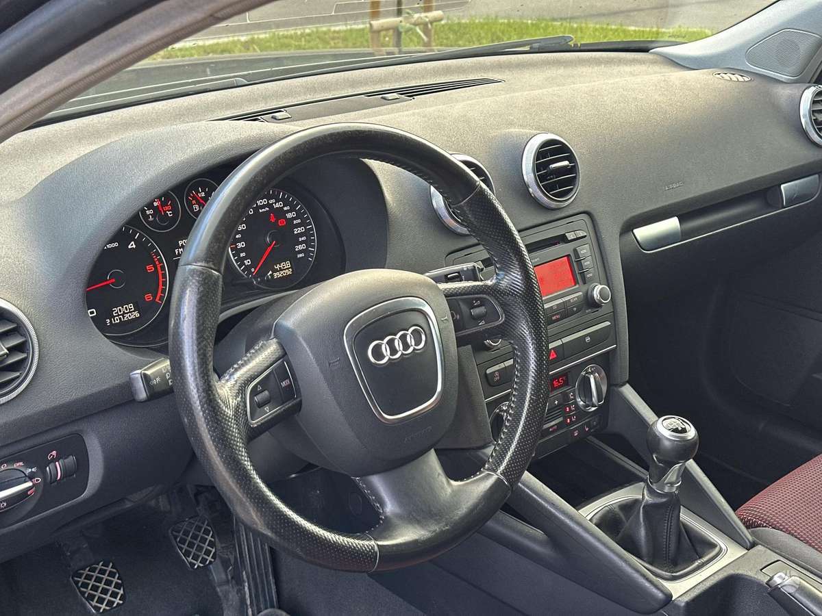 Audi A3, 1.6 l., hatchback