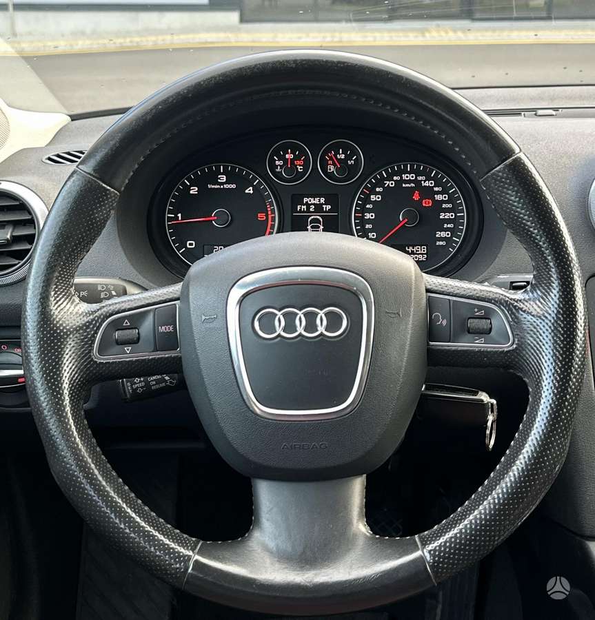 Audi A3, 1.6 l., Хэтчбек