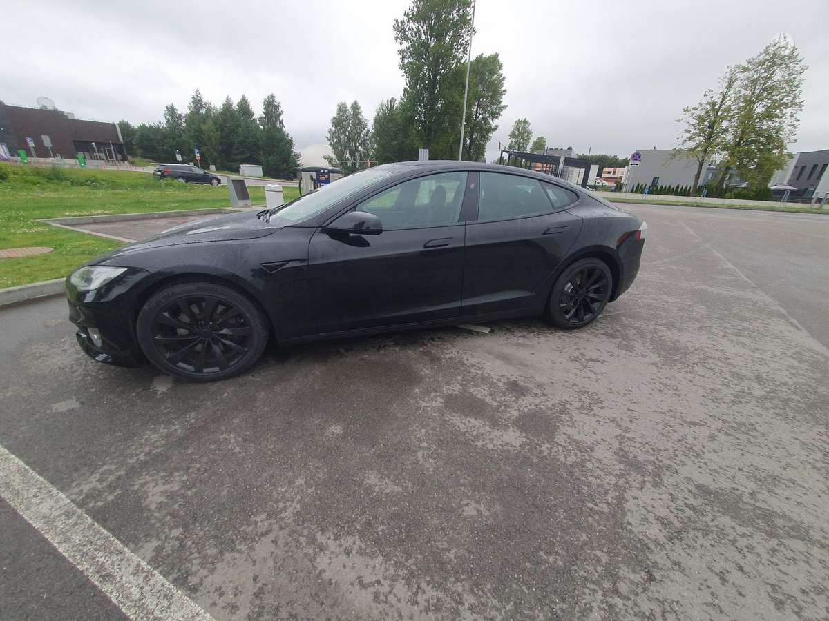 Tesla Model S, 75 кВт·ч, Седан