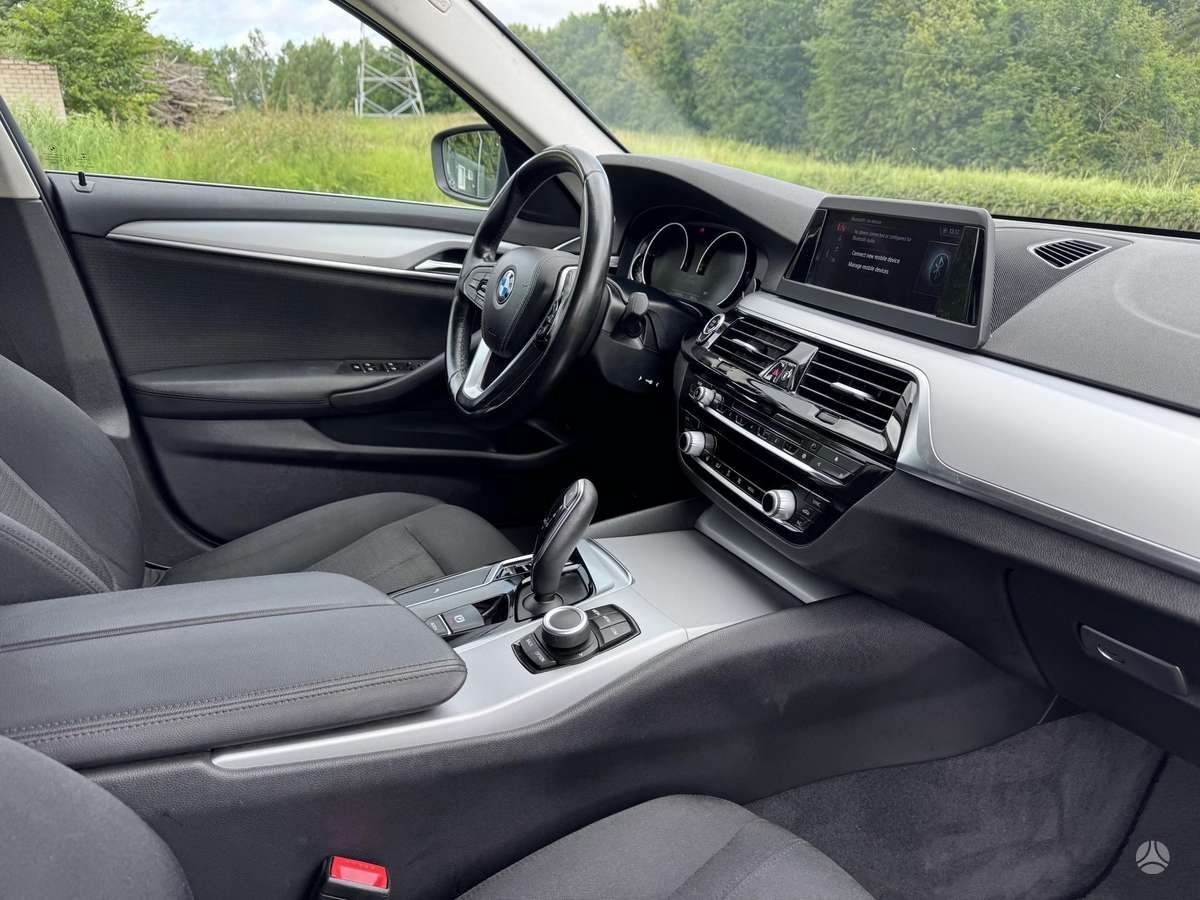 BMW 520, 2.0 l., Седан