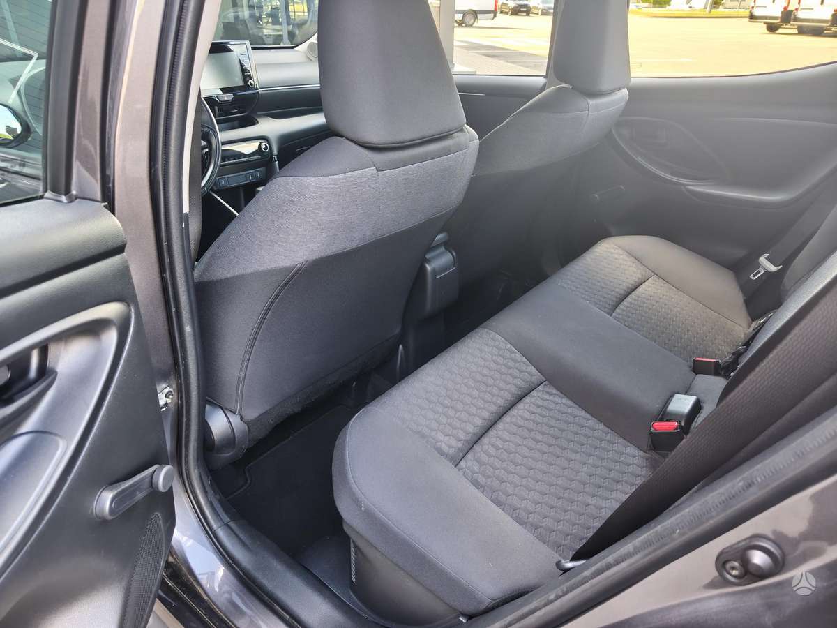 Toyota Yaris - 8
