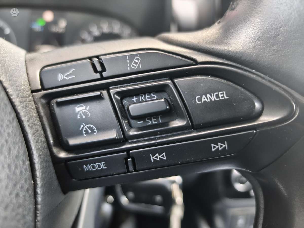 Toyota Yaris - 10