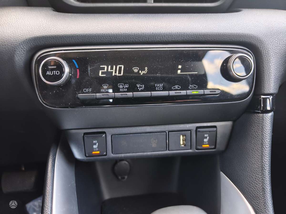 Toyota Yaris - 12