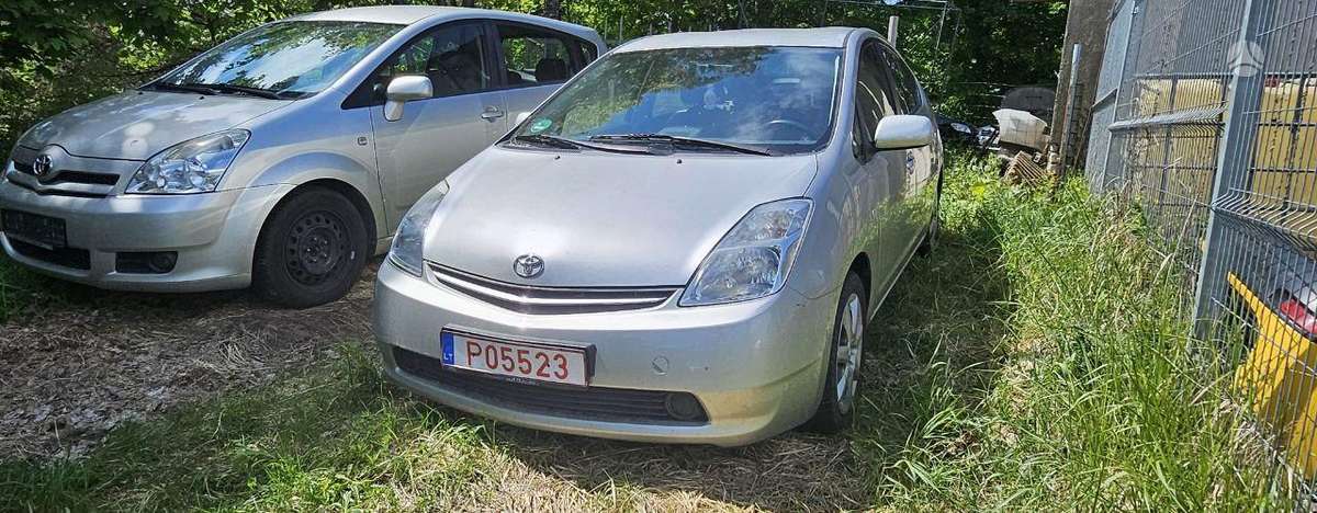 Toyota Prius - 1