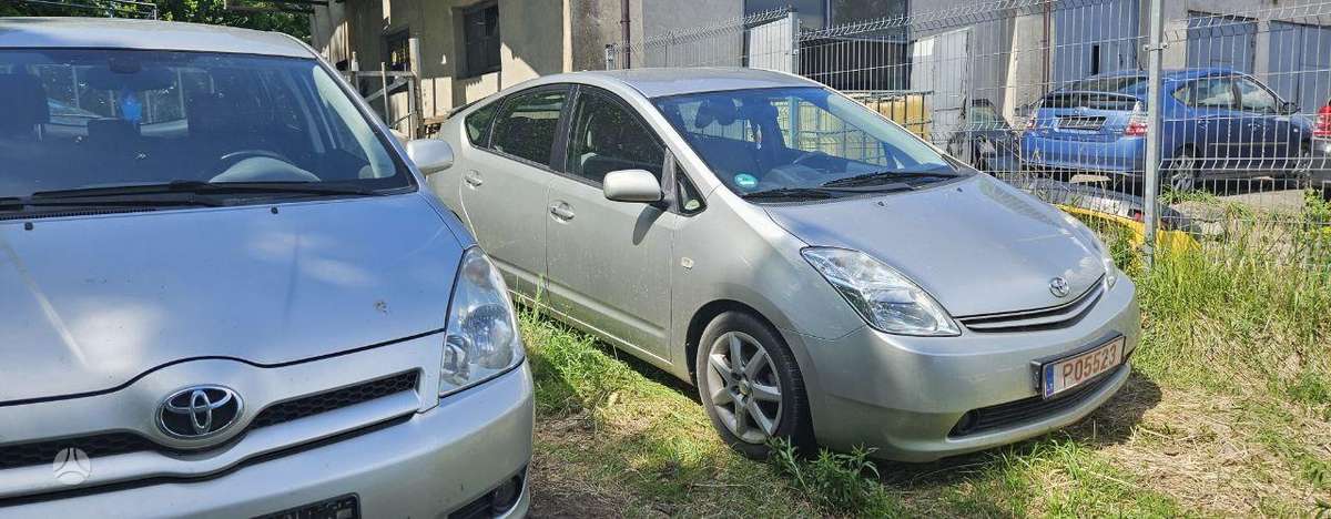 Toyota Prius - 2