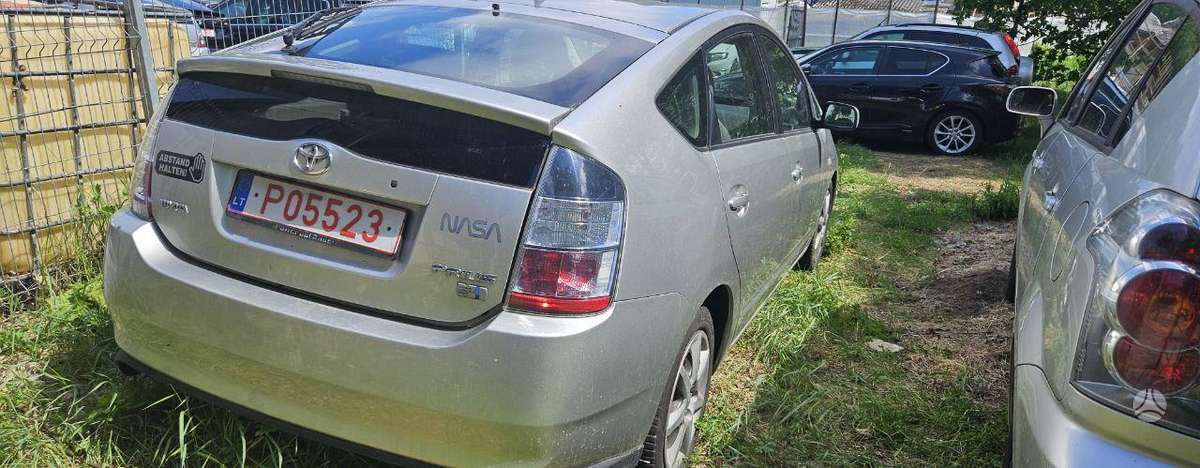 Toyota Prius - 3