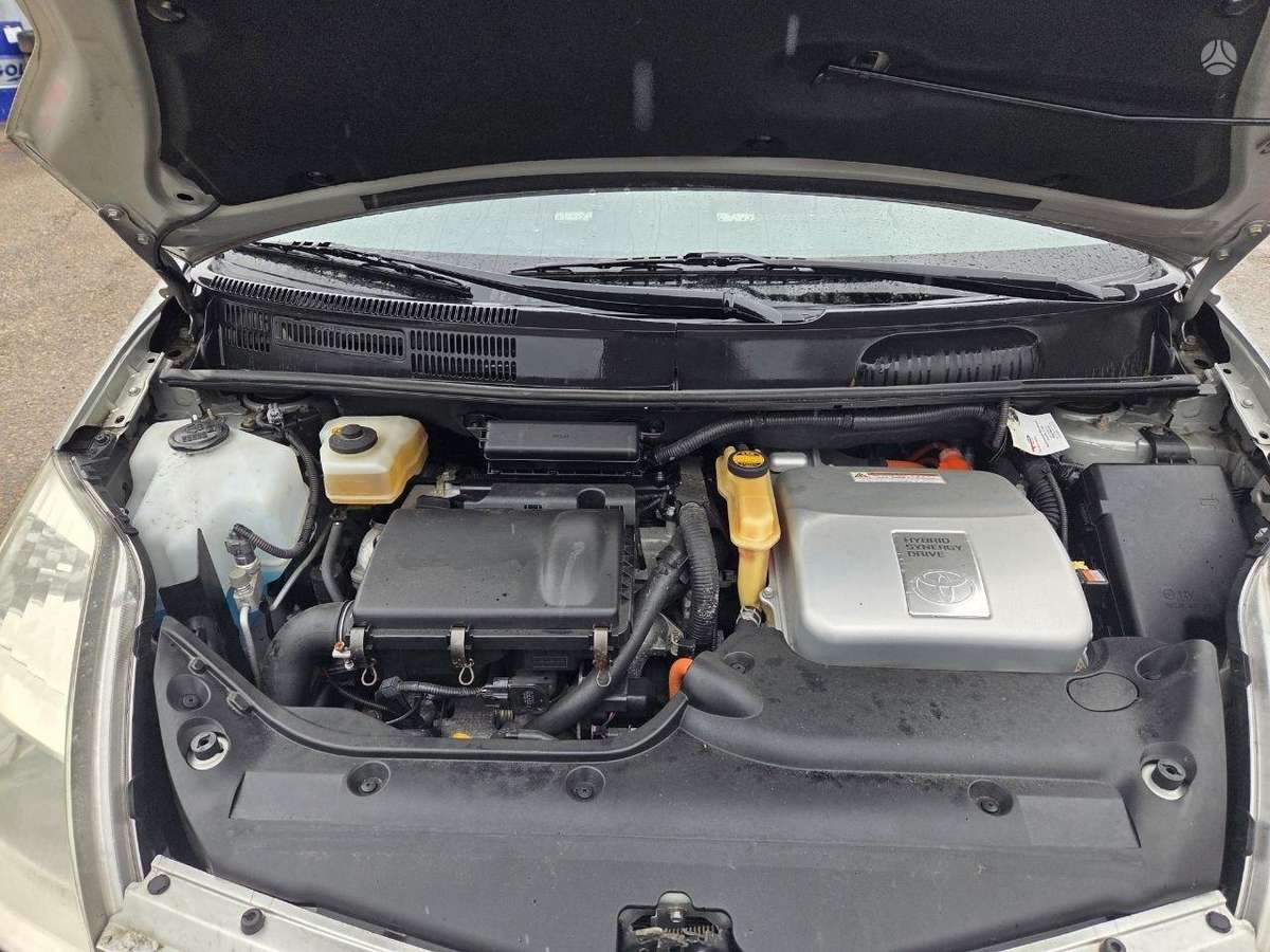 Toyota Prius - 5