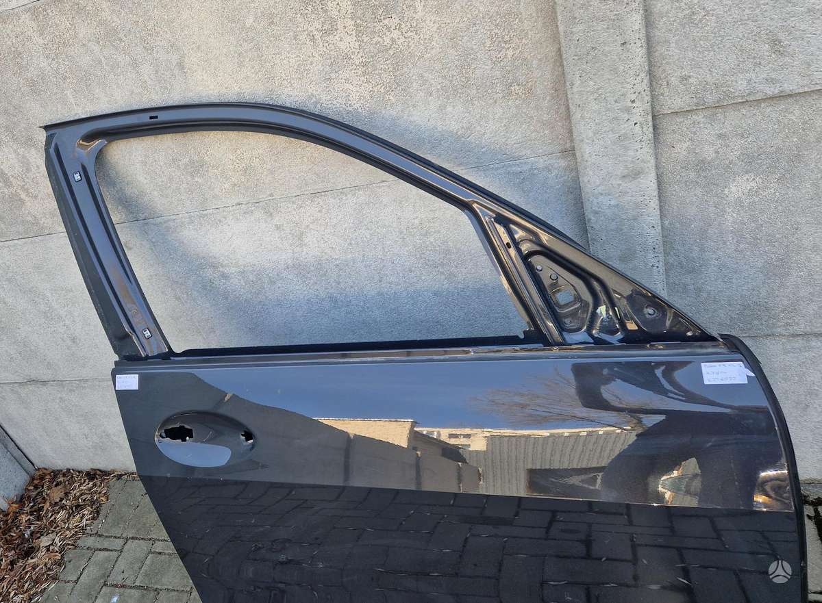 BMW X7 dalimis