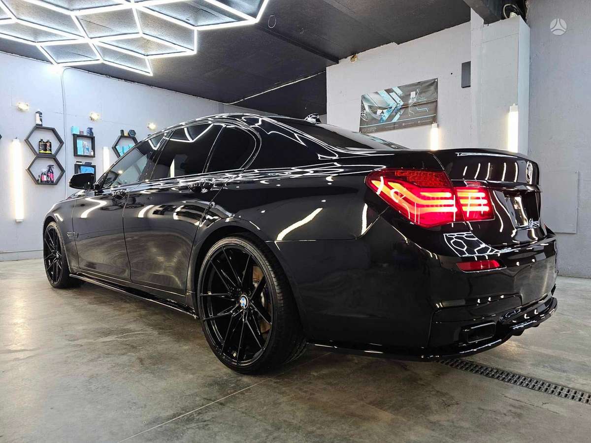BMW 730, 3.0 l., Седан