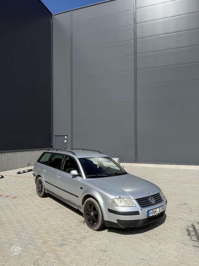 Volkswagen Passat - 1