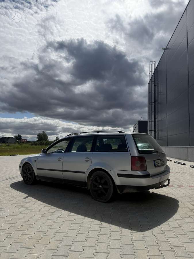 Volkswagen Passat - 4