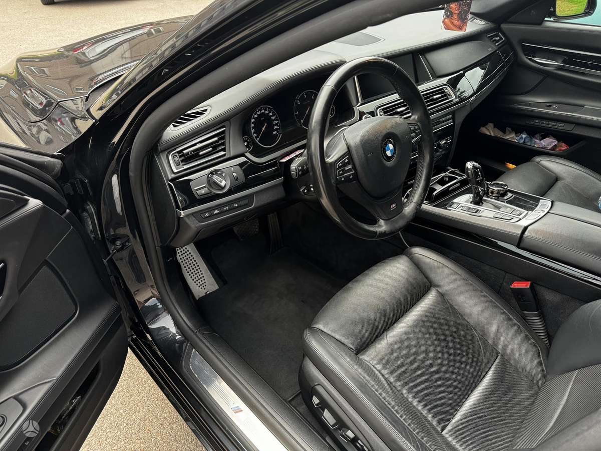 BMW 730, 3.0 l., Седан