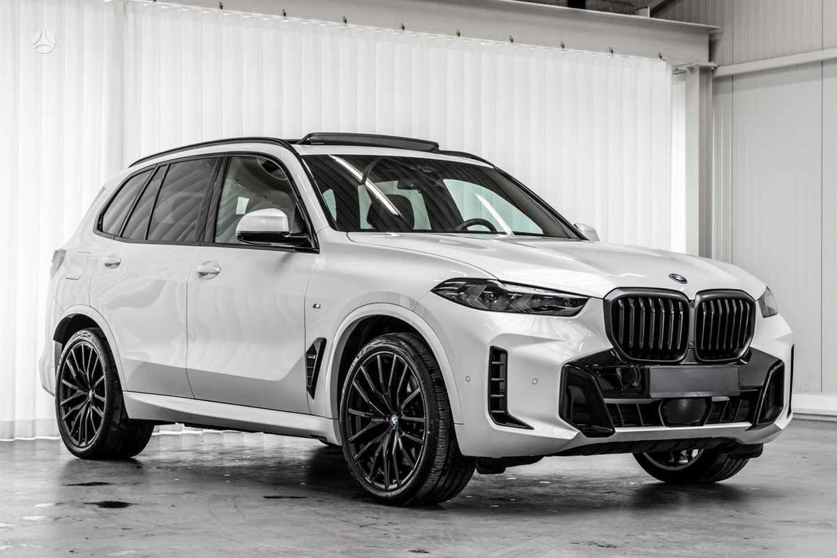 BMW X5, off-road / crossover