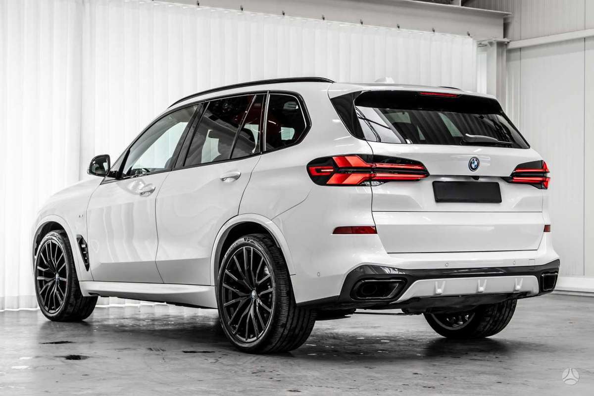 BMW X5, off-road / crossover