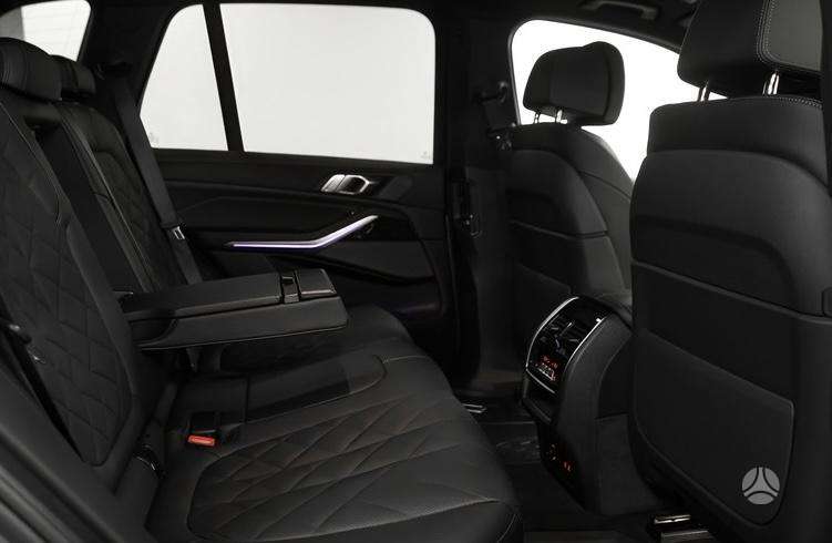 BMW X5, off-road / crossover