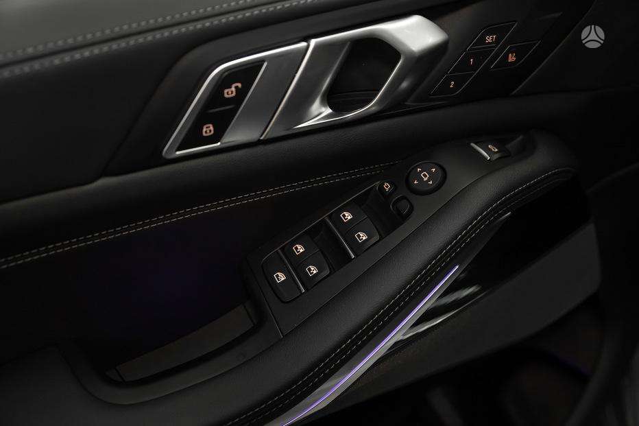 BMW X5, off-road / crossover