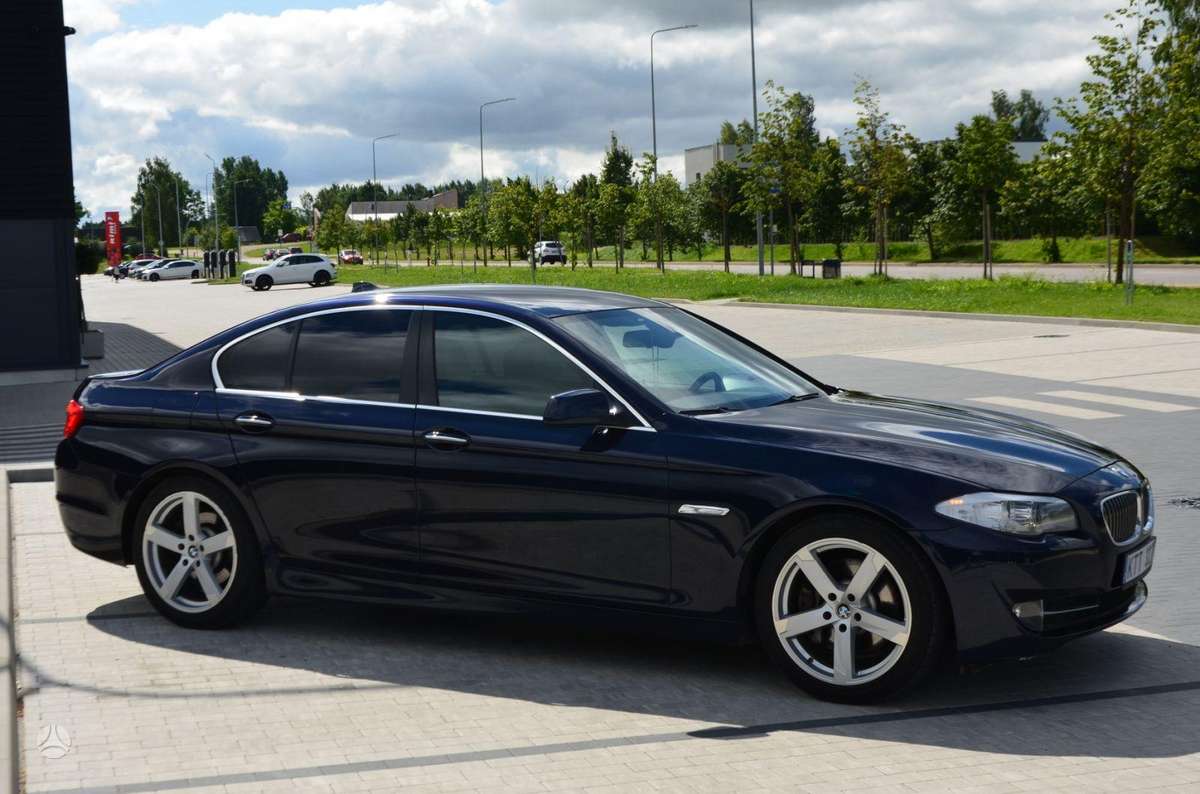 BMW 525, 3.0 l., Седан