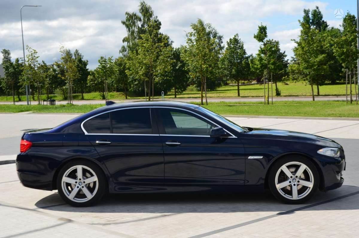 BMW 525, 3.0 l., Седан
