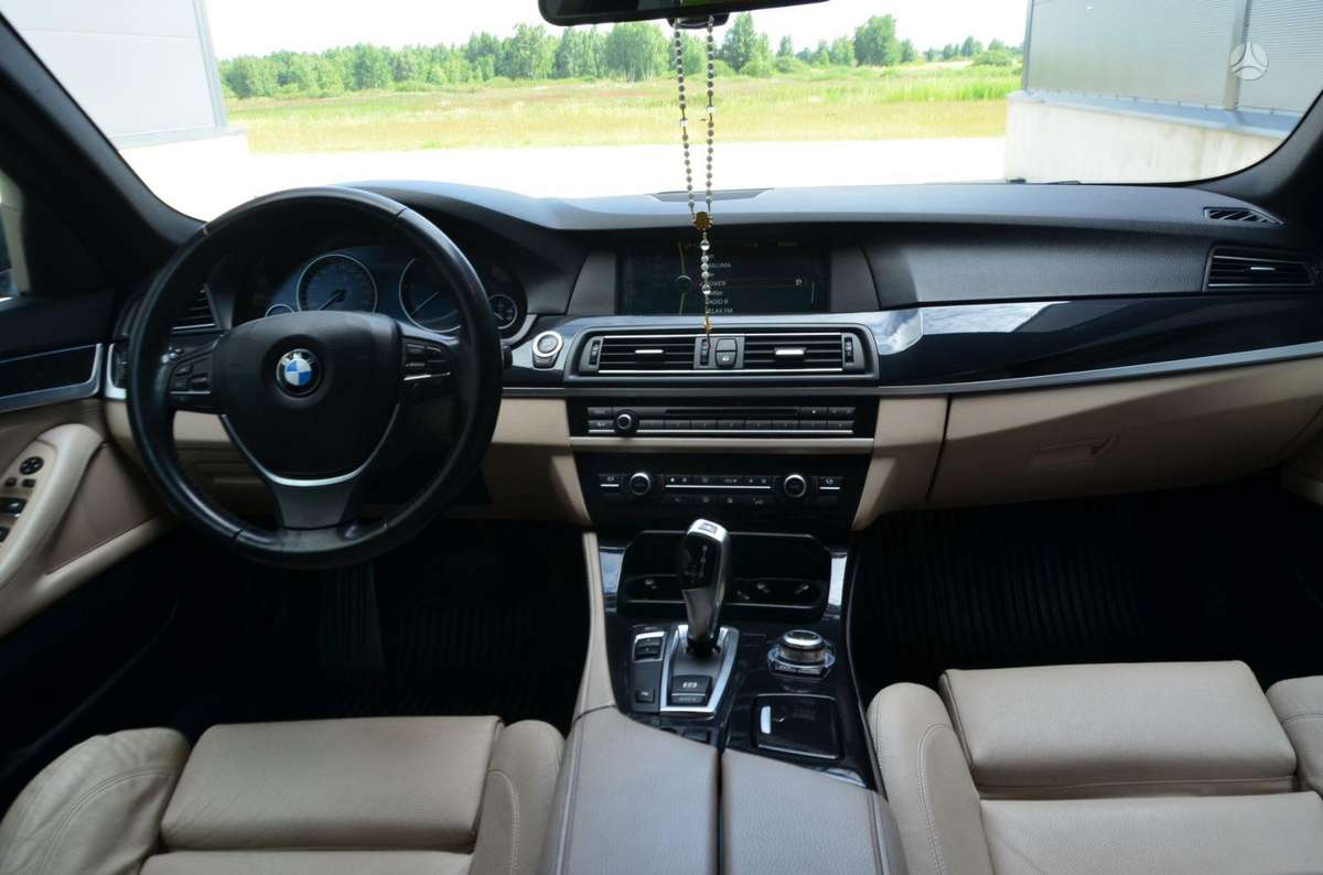 BMW 525, 3.0 l., Седан