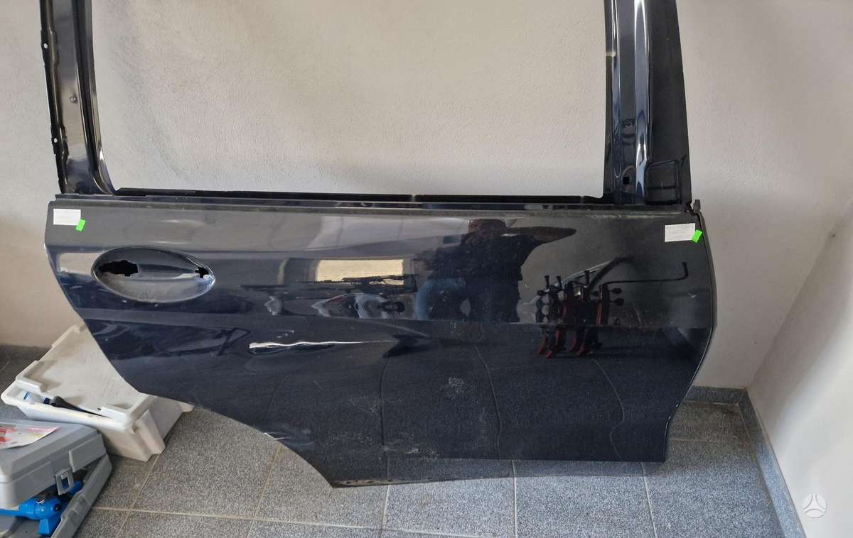 BMW X7 dalimis