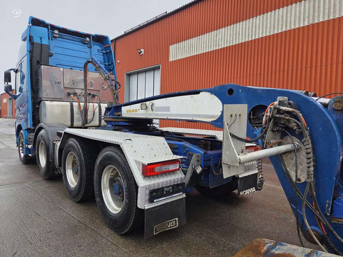 Volvo FH 16 750 8x4, single sleeper