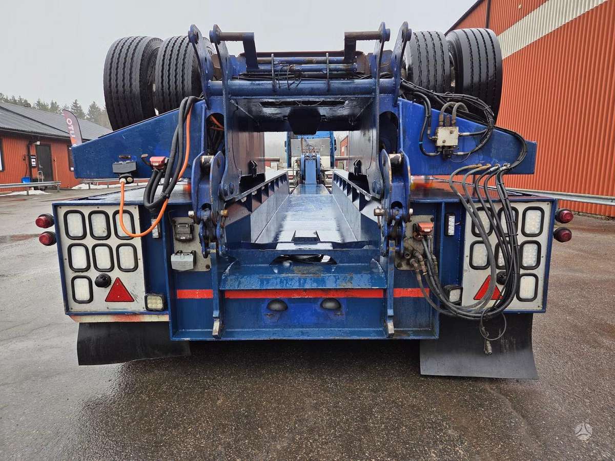 Volvo FH 16 750 8x4, single sleeper
