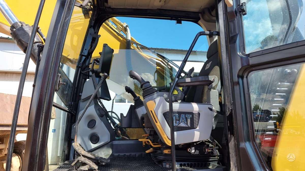 Caterpillar 336, excavator