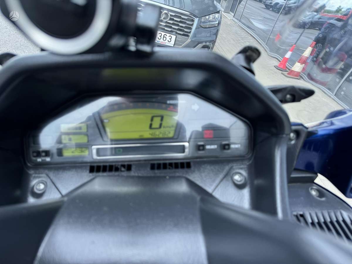 Suzuki Burgman 650cc, scooters / mopeds