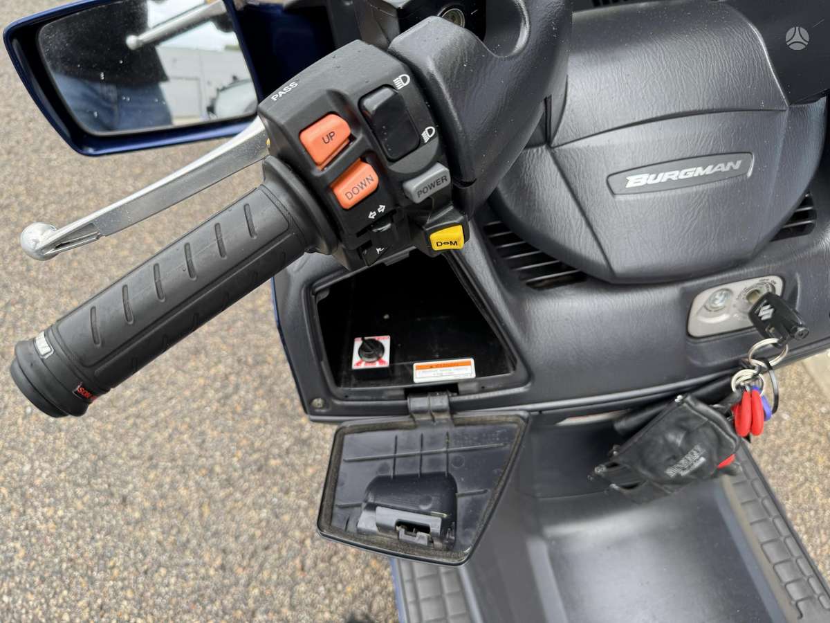 Suzuki Burgman 650cc, scooters / mopeds