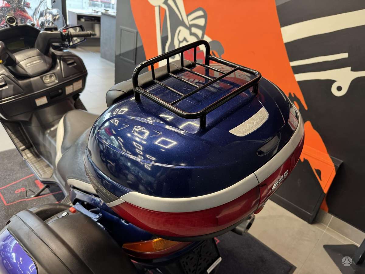 Suzuki Burgman 650cc, scooters / mopeds