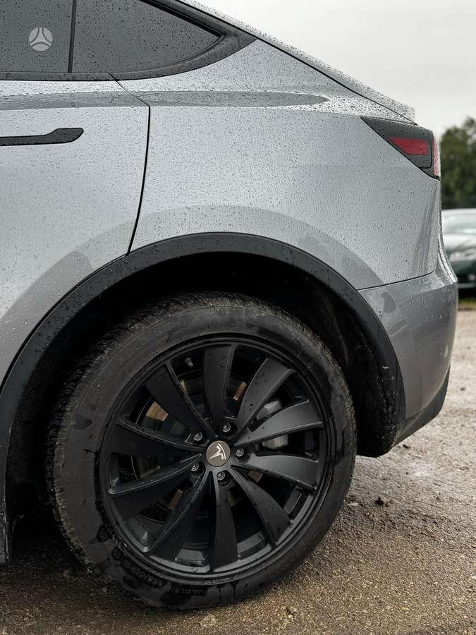 Tesla Model Y, 81 кВт·ч, Хэтчбек