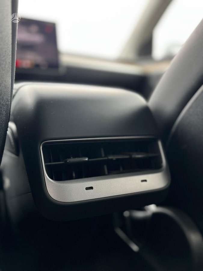 Tesla Model Y, 81 кВт·ч, Хэтчбек