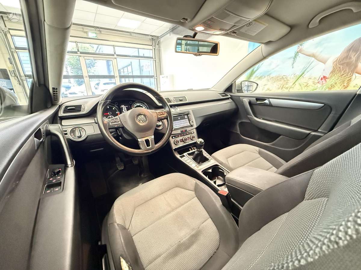 Volkswagen Passat - 7