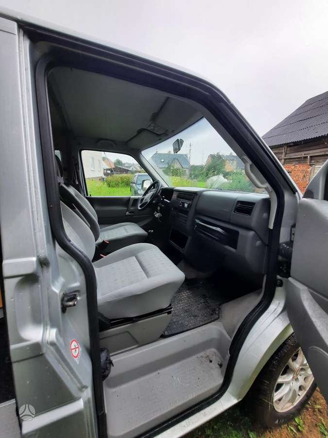 Volkswagen Multivan, 2.5 l., Минивэн