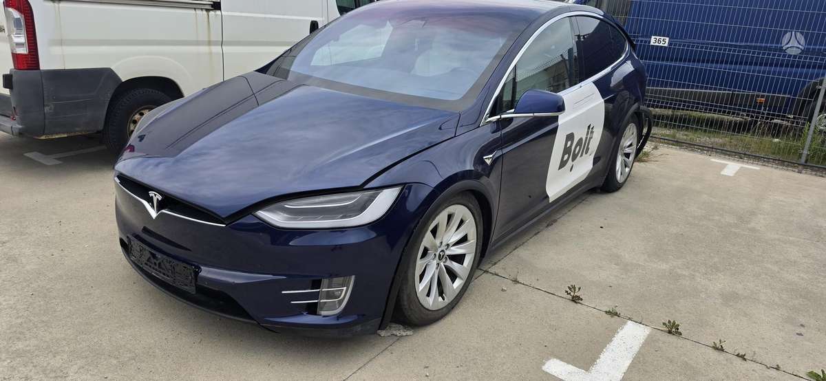 Tesla Model X, off-road / crossover