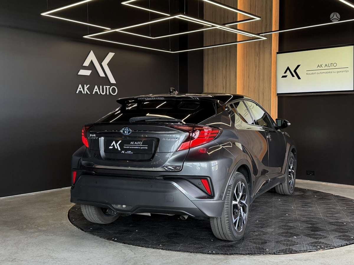 Toyota C-HR - 11