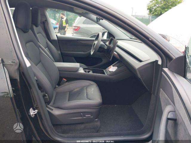 Tesla Model Y, hatchback