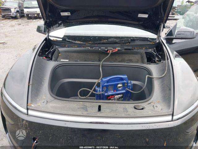 Tesla Model Y, hečbekas