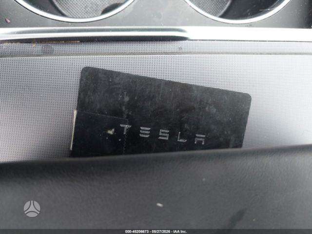 Tesla Model Y, hečbekas