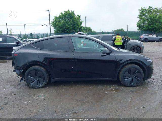 Tesla Model Y, hatchback