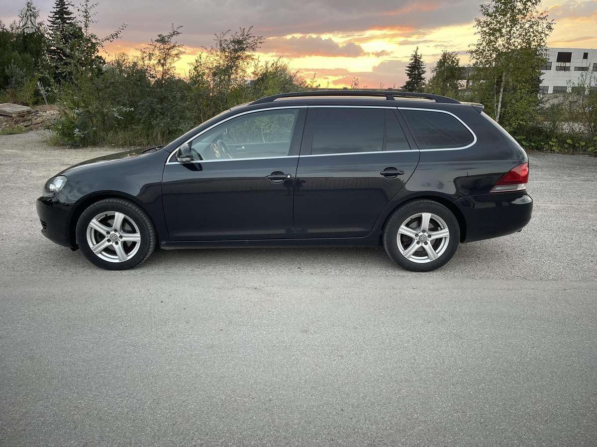 Volkswagen Golf - 2
