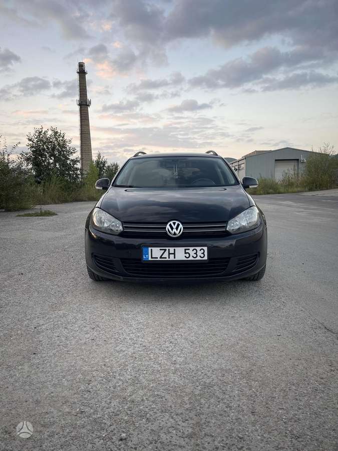 Volkswagen Golf - 1