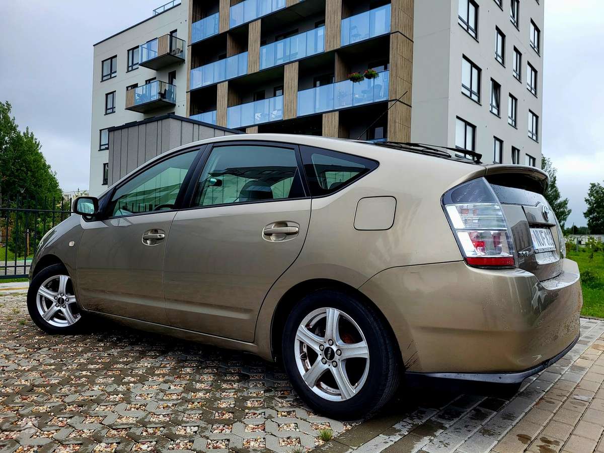 Toyota Prius - 2