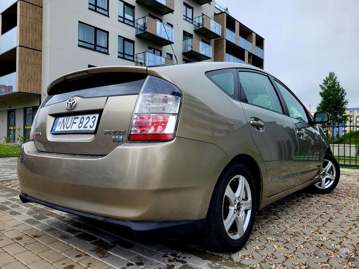 Toyota Prius - 1