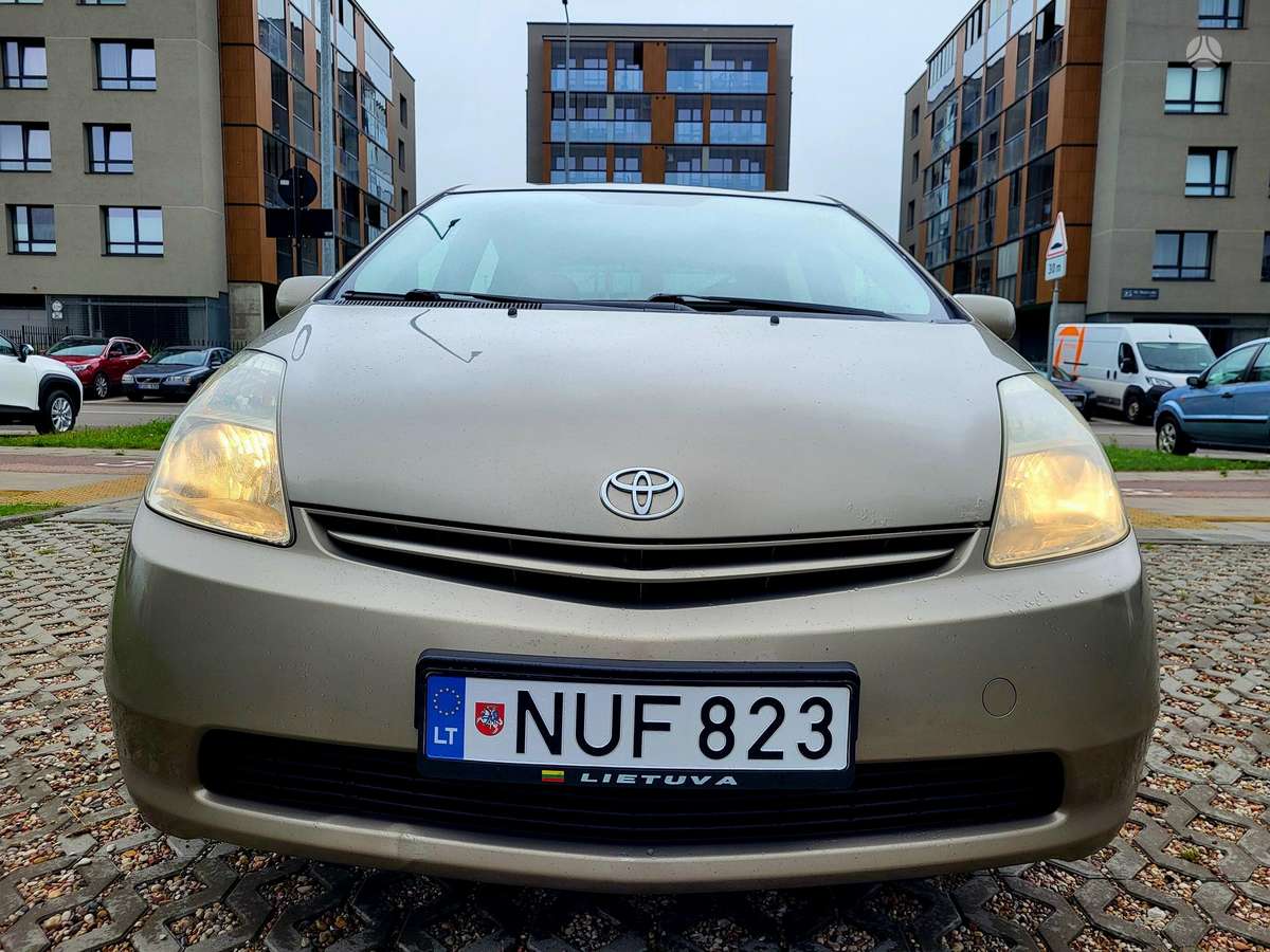 Toyota Prius - 7