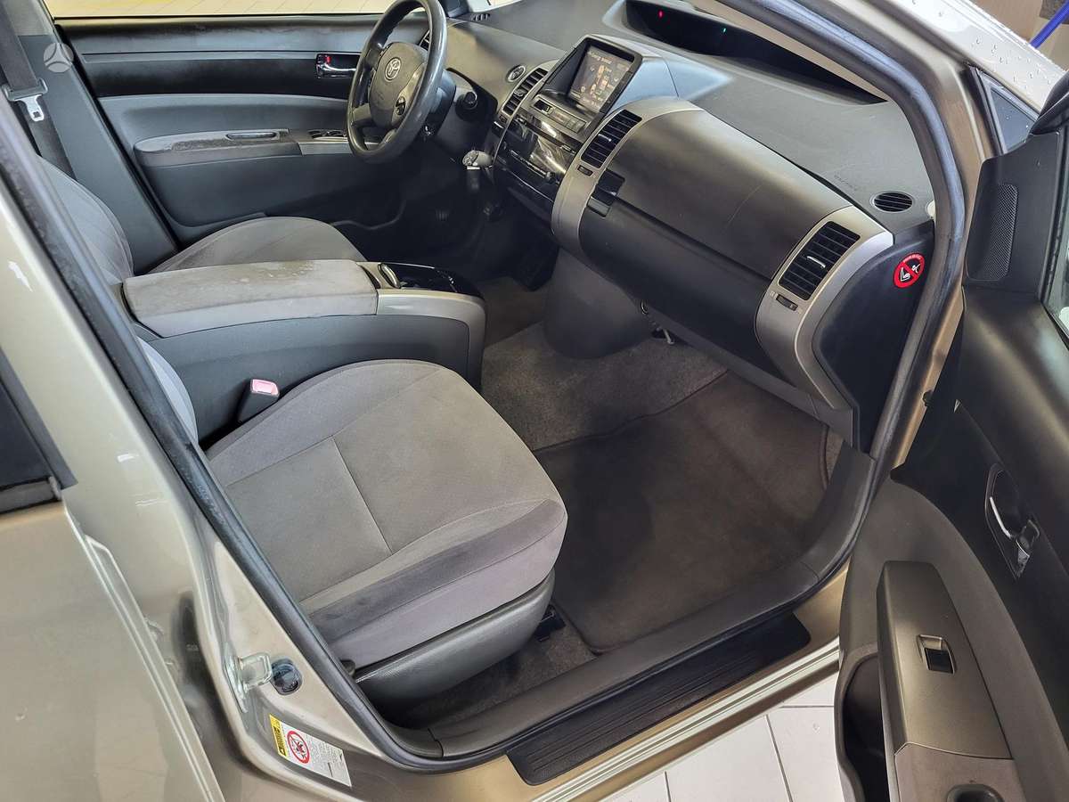Toyota Prius - 11