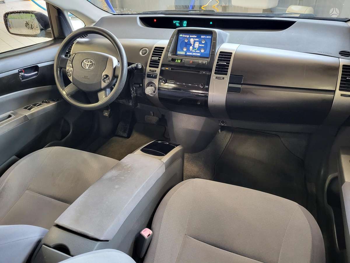 Toyota Prius - 10