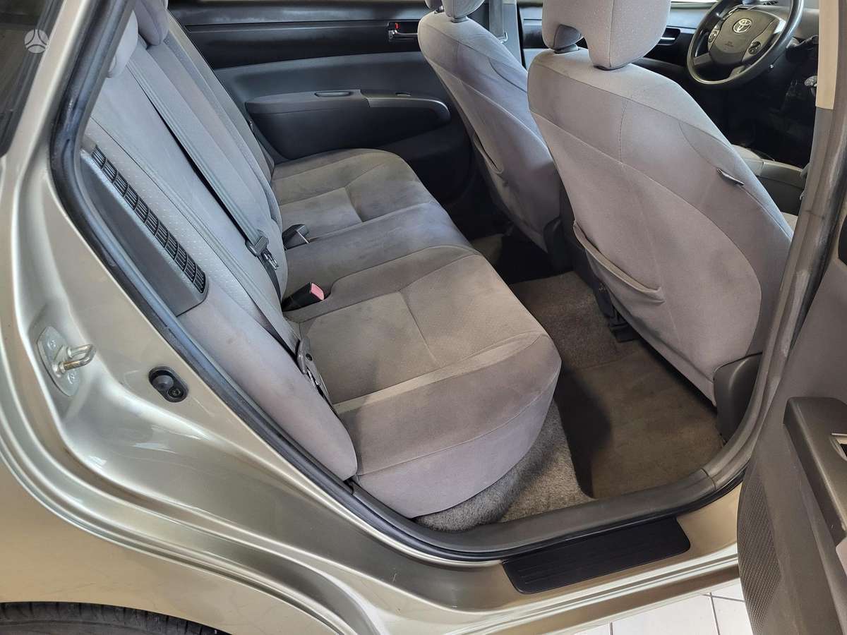 Toyota Prius - 12